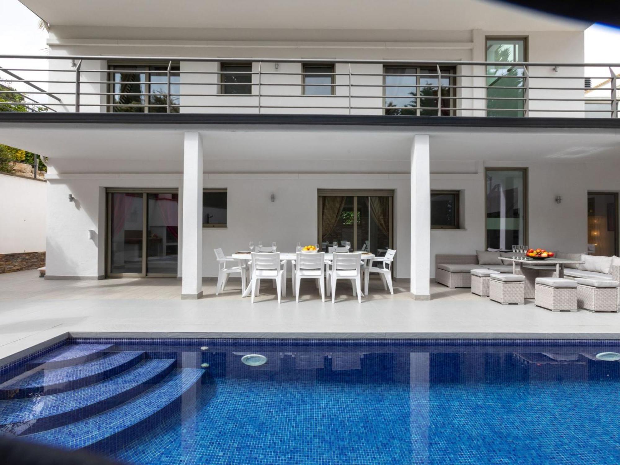 Villa Palmbeach By Interhome Лорет де Мар Екстериор снимка