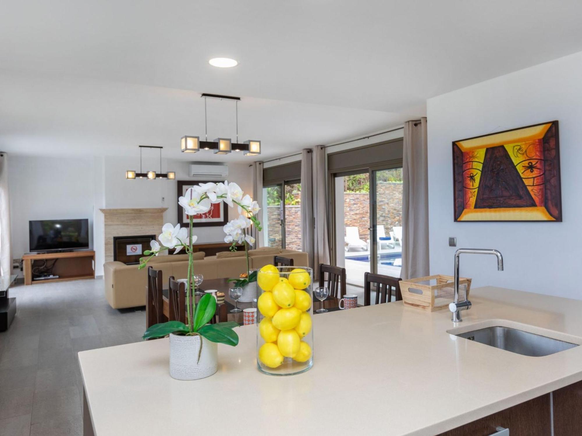 Villa Palmbeach By Interhome Лорет де Мар Екстериор снимка