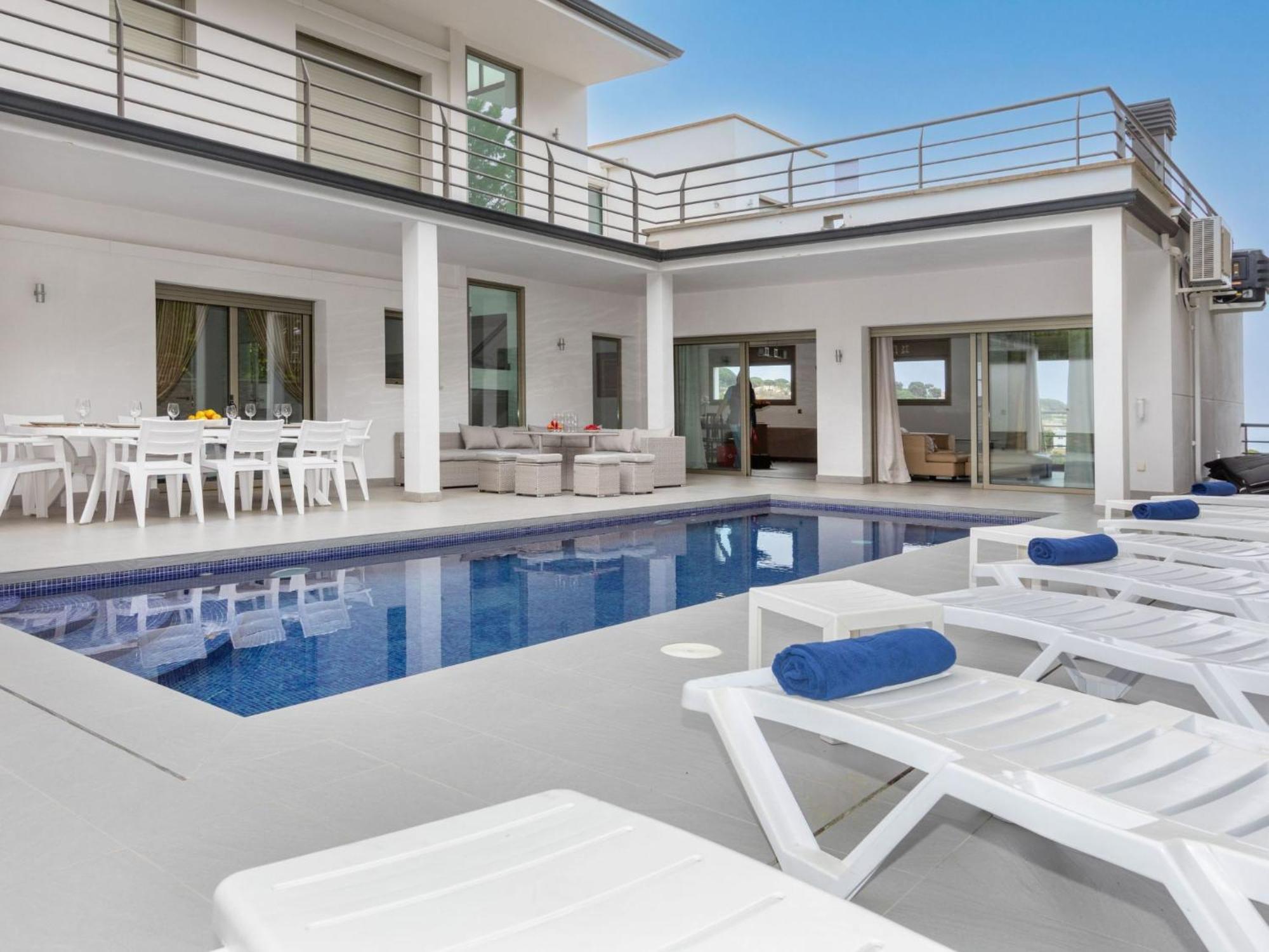 Villa Palmbeach By Interhome Лорет де Мар Екстериор снимка