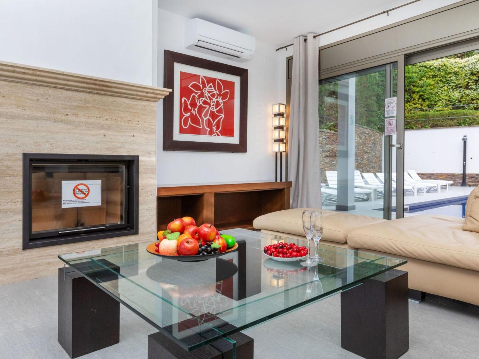 Villa Palmbeach By Interhome Лорет де Мар Екстериор снимка